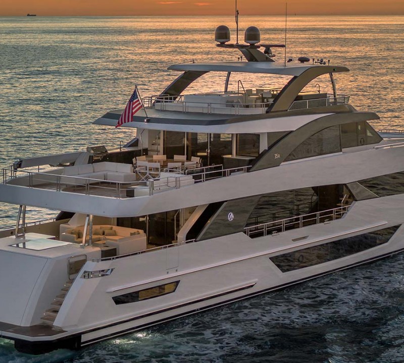 Yacht ZIGGY, Ocean Alexander 35R CHARTERWORLD Luxury Superyacht Charters